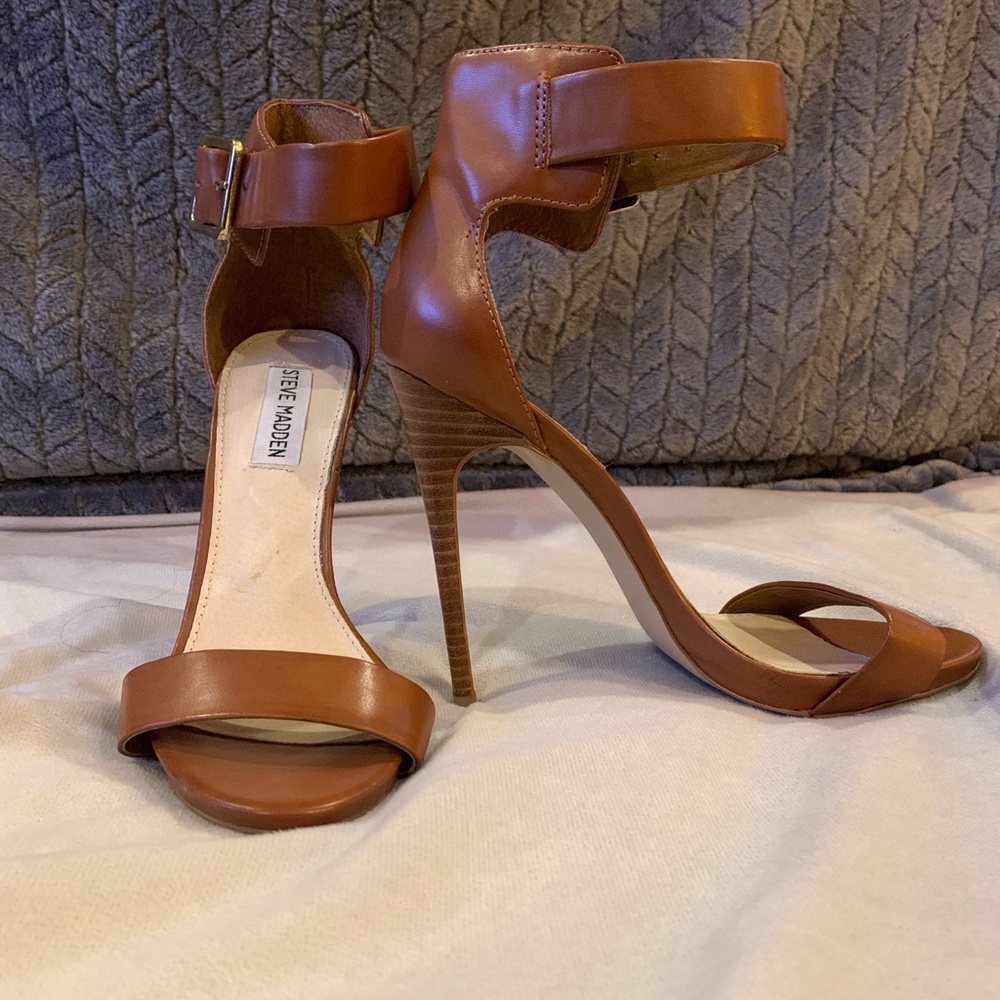 🍂Classic Steve Madden Sandal Heels